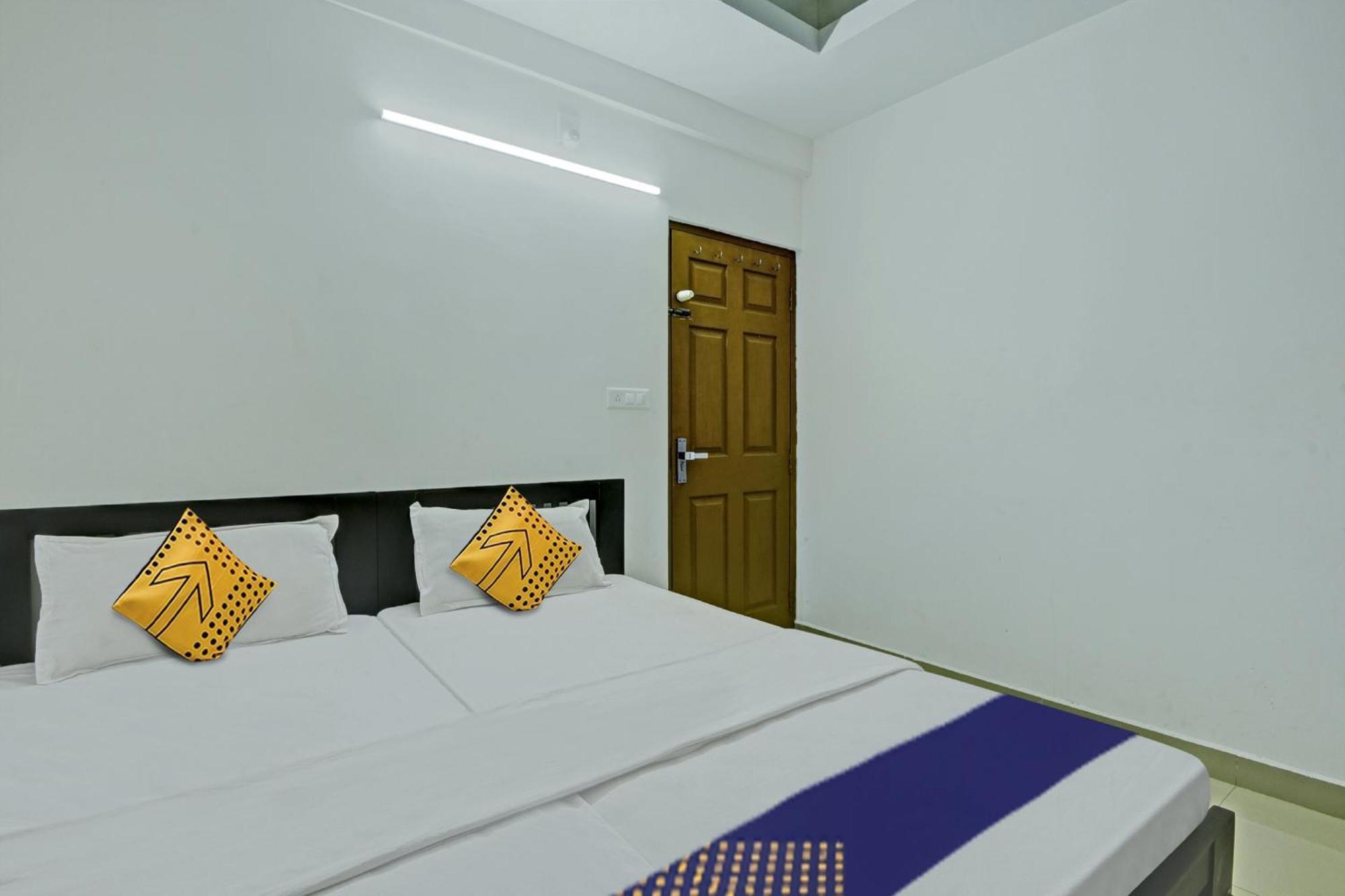 Hotel O Royal Residency Erattupetta Kültér fotó